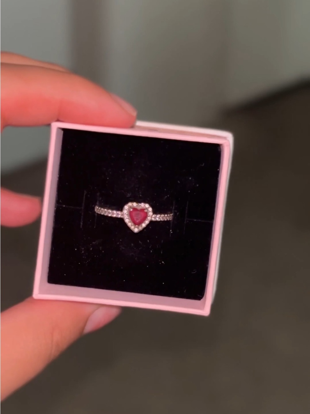 Pandora Silver Ring with Pink Heart Center and Halo - Picture 1 of 3